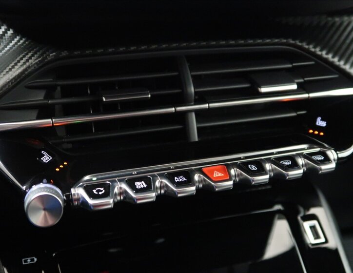 Peugeot 2008 Hatchback 1,2 l 96 kw