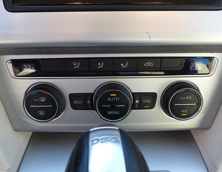 Volkswagen Passat Kombi 1,6 l 88 kw