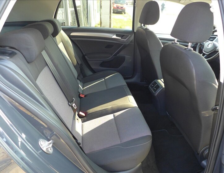 Volkswagen Golf Hatchback 1,2 l 63 kw