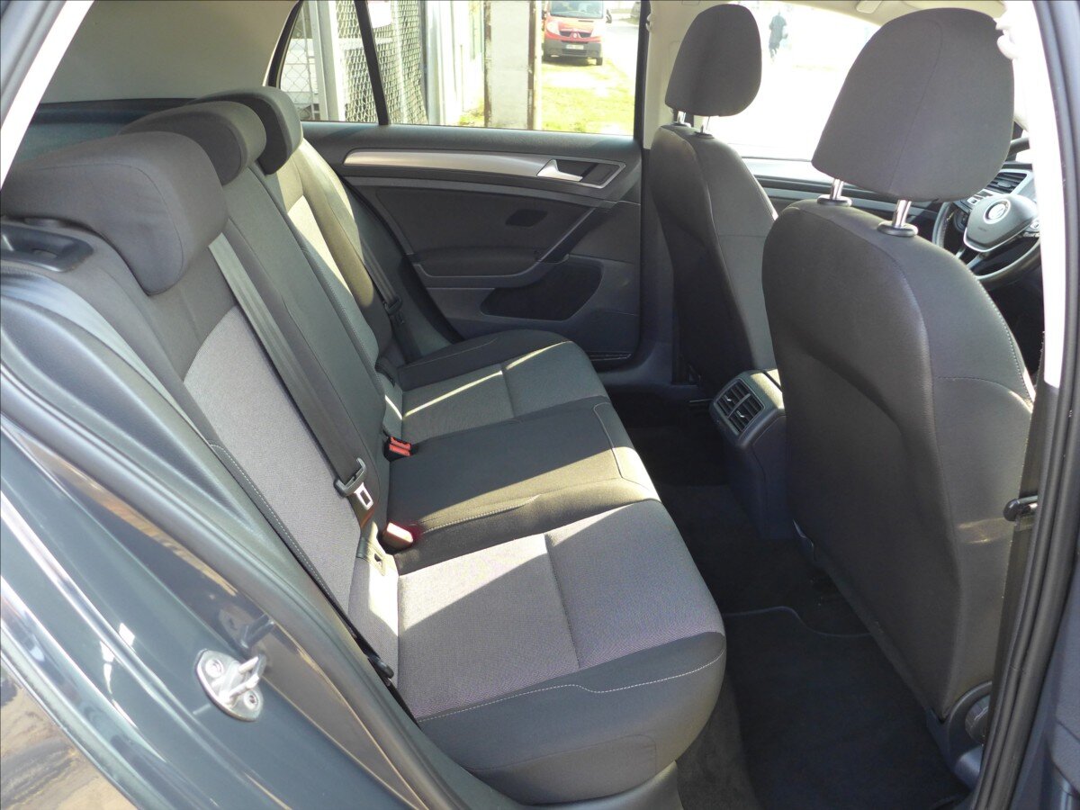 Volkswagen Golf Hatchback 1,2 l 63 kw