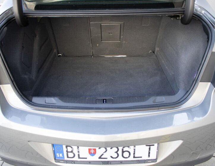 Opel Astra Sedan / Limuzína 1,4 l 103 kw