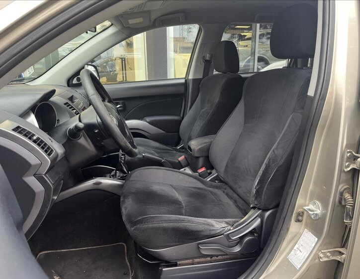 Mitsubishi Outlander SUV 2,0 l 103 kw