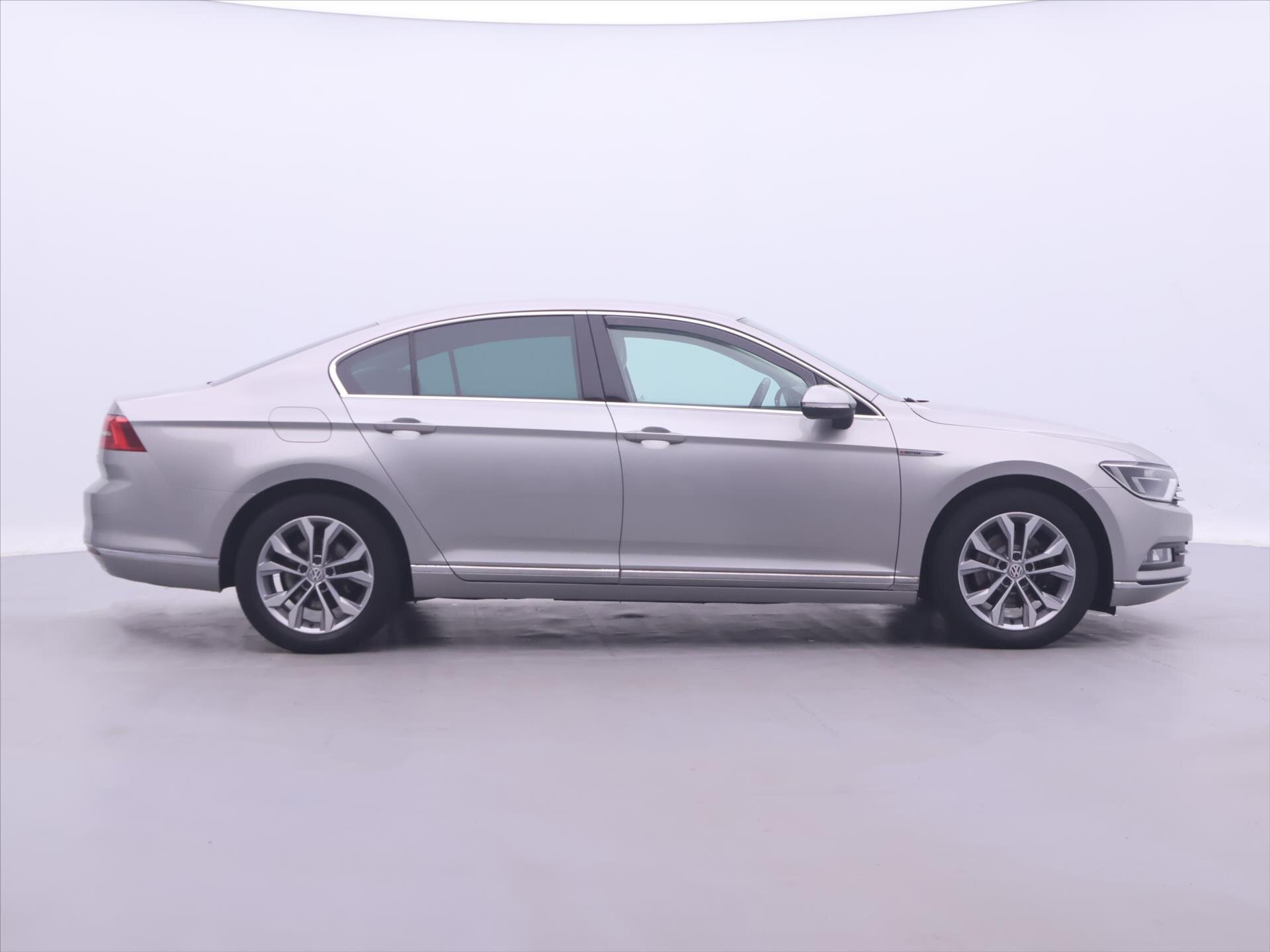 Volkswagen Passat Sedan / Limuzína 2,0 l 110 kw