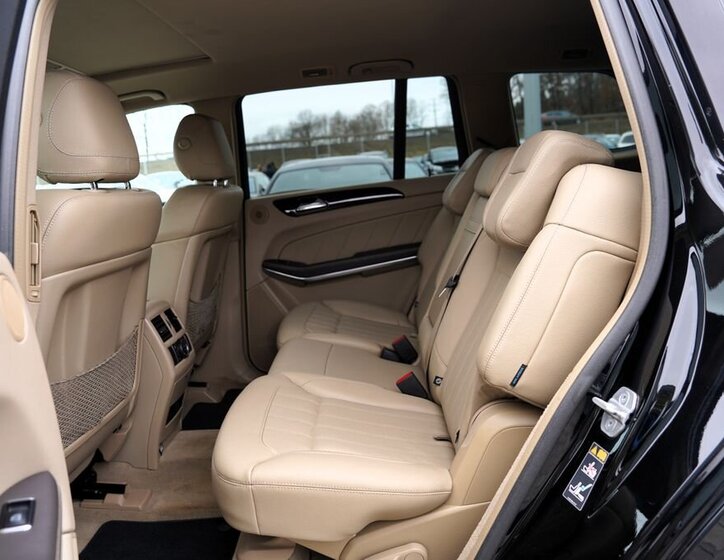 Mercedes-Benz GL SUV 4,7 l 320 kw