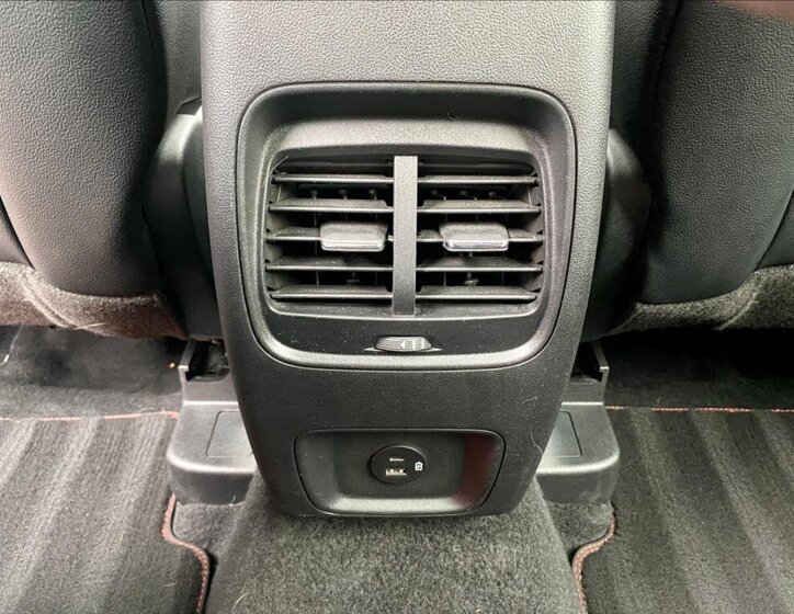 Ford Kuga SUV / Terénní 2,0 l 110 kw