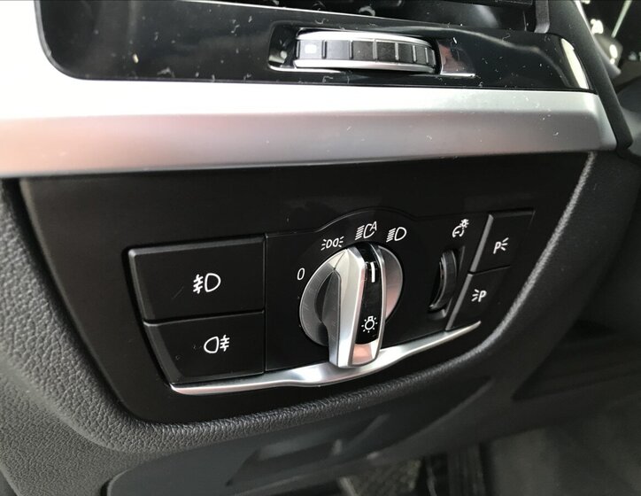 BMW X3 SUV / Terénní 2,0 l 140 kw