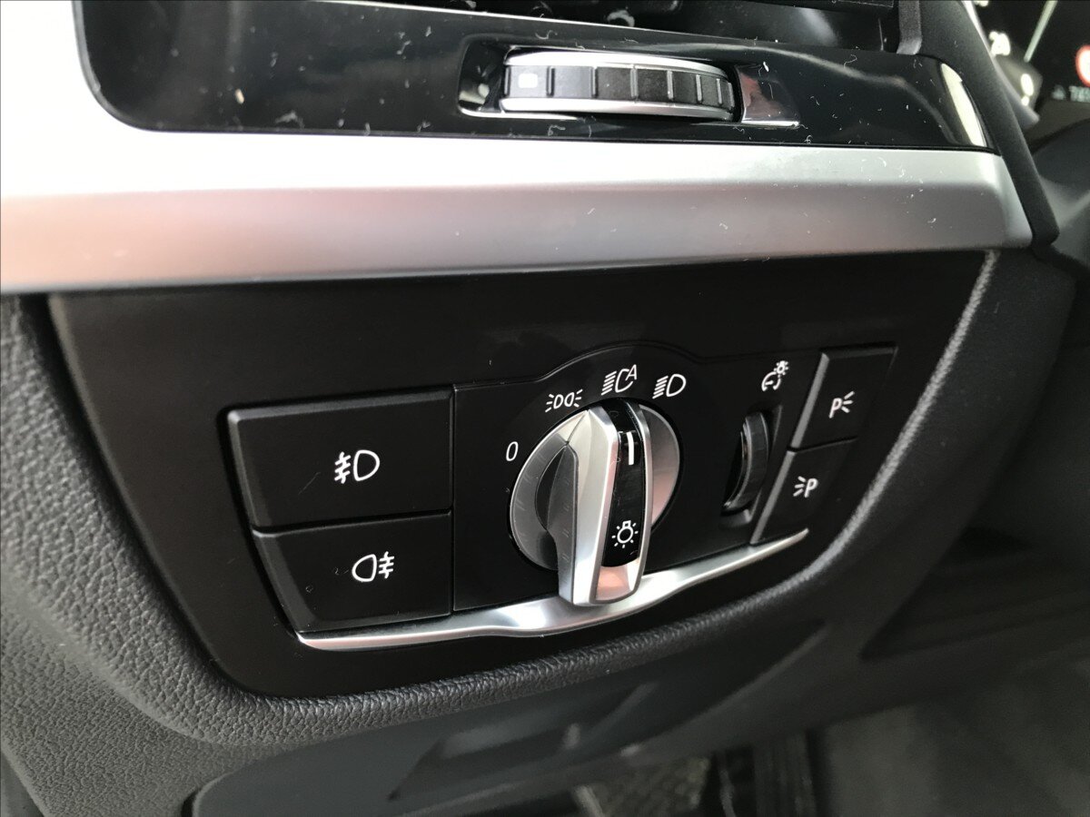 BMW X3 SUV / Terénní 2,0 l 140 kw