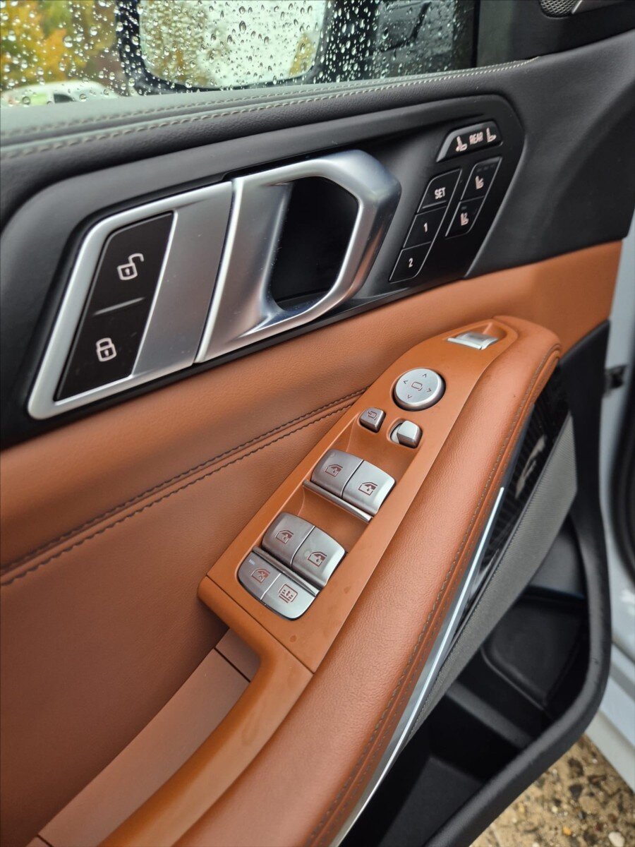 BMW X7 SUV / Terénní 3,0 l 250 kw