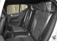 Volvo XC40 SUV / Terénní 2,0 l 145 kw