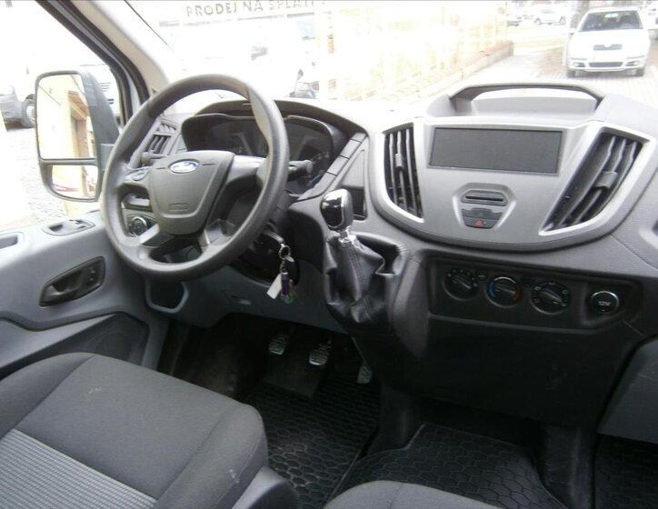 Ford Transit Valník 2,2 l 74 kw