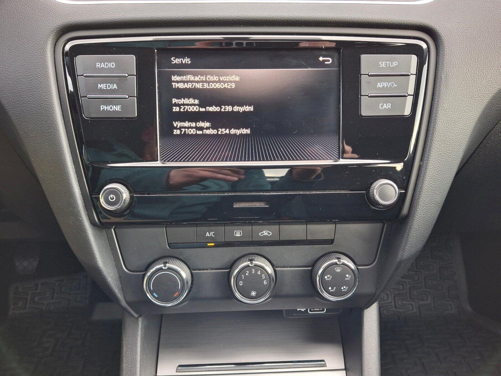 Škoda Octavia Sedan / Limuzína 1,5 l 110 kw