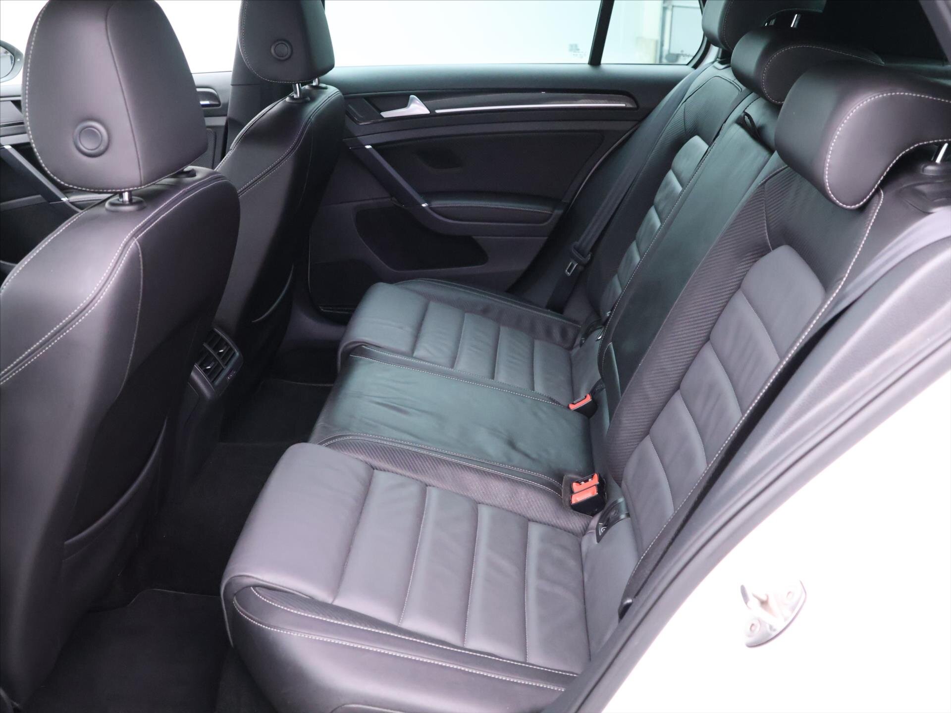 Volkswagen Golf Hatchback 2,0 l 221 kw