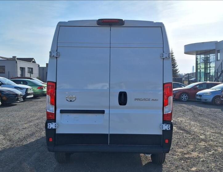 Toyota ProAce 6
