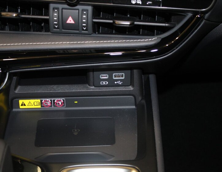 Lexus NX 350h SUV / Terénní 2,5 l 179 kw