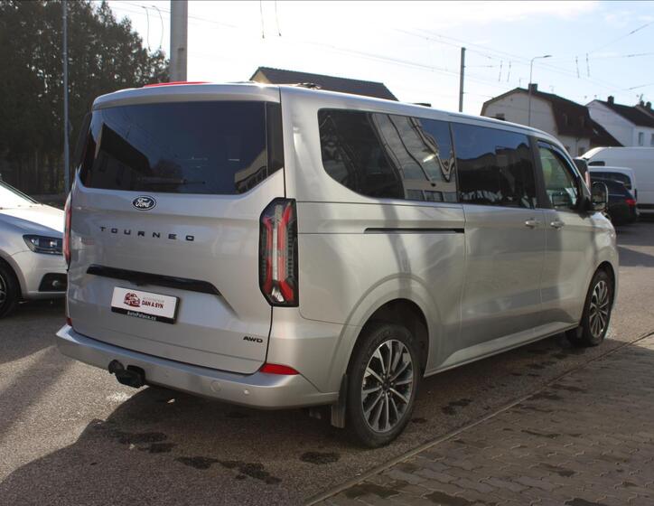 Ford Tourneo Custom 3