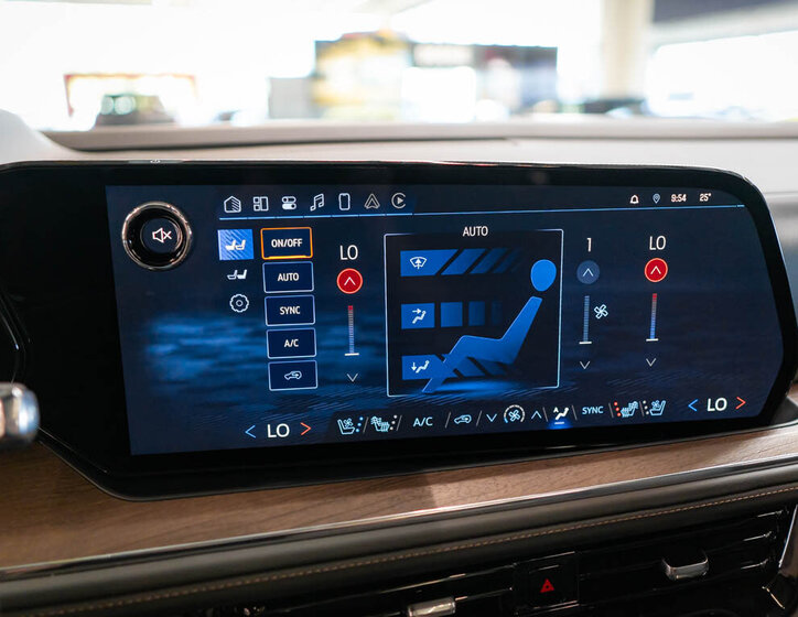 Chevrolet Suburban SUV 6,2 l 313 kw