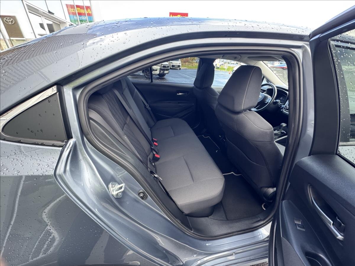 Toyota Corolla Sedan / Limuzína 1,8 l 72 kw