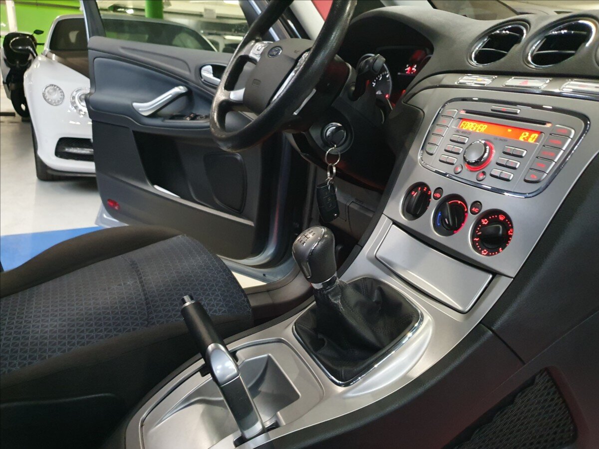 Ford Galaxy MPV 2,0 l 107 kw