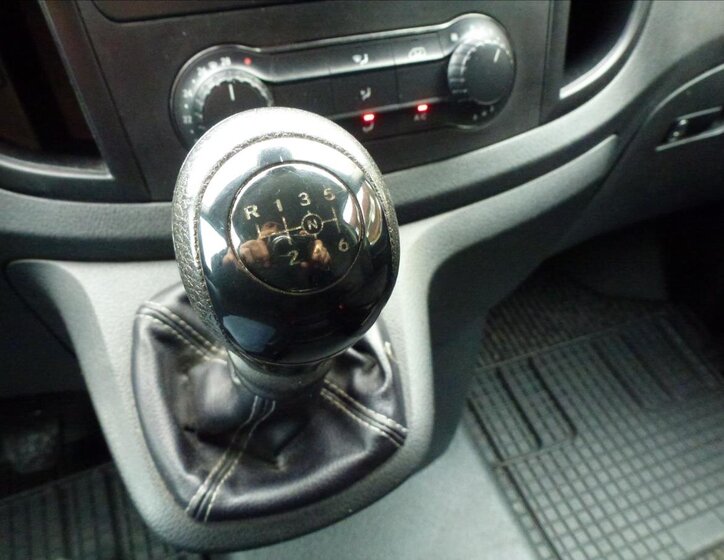 Mercedes-Benz Vito 33