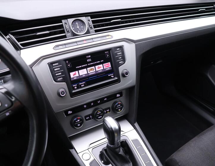 Volkswagen Passat 19