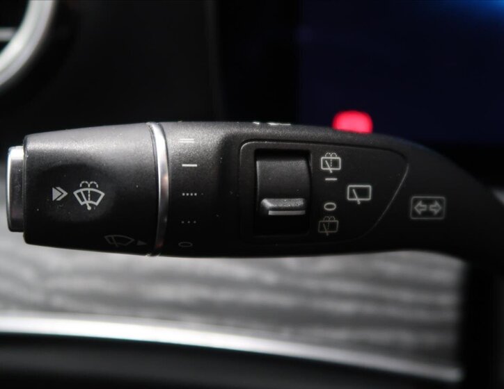 Mercedes-Benz Třídy E Kombi 2,0 l 143 kw