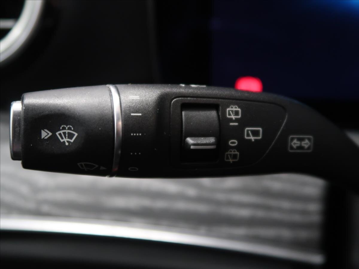 Mercedes-Benz Třídy E Kombi 2,0 l 143 kw