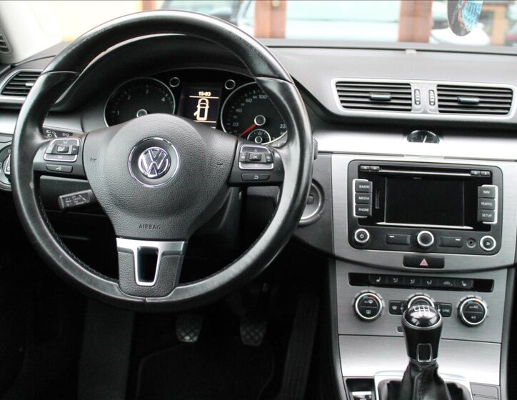 Volkswagen Passat Kombi 1,6 l 77 kw