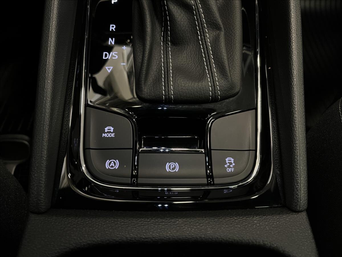 Škoda Karoq SUV 1,5 l 110 kw