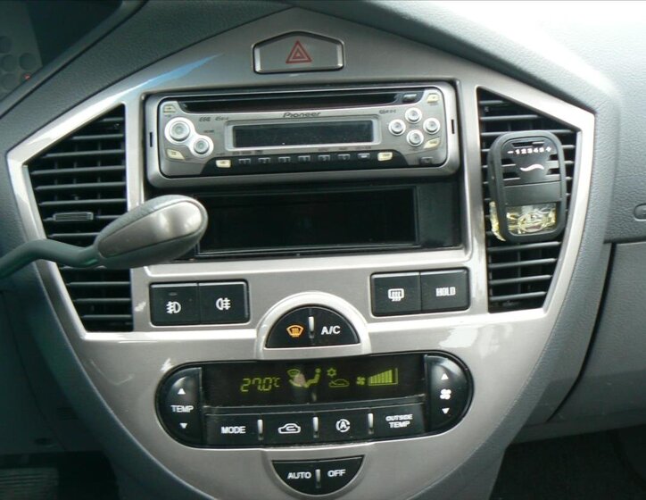 KIA Carens Hatchback 2,0 l 83 kw