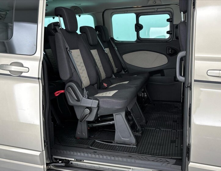 Ford Tourneo Custom Kombi 2,0 l 125 kw