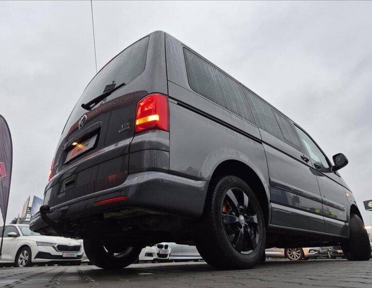 Volkswagen Multivan 38