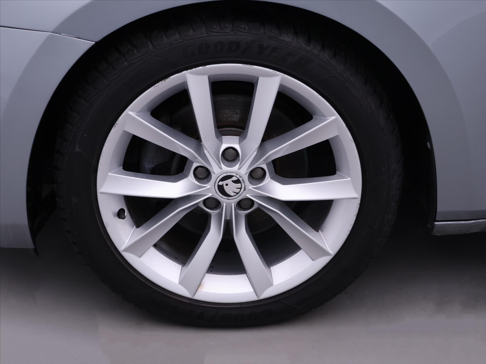 Škoda Superb Liftback 2,0 l 140 kw