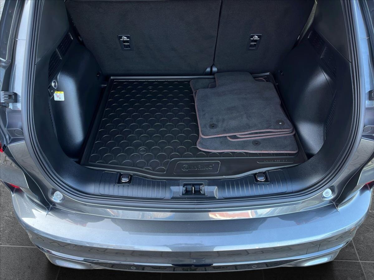 Ford Kuga SUV / Terénní 2,5 l 134 kw