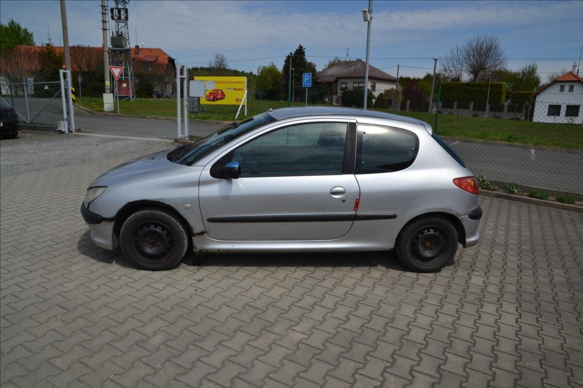 Peugeot 206 Hatchback 1,4 l 50 kw