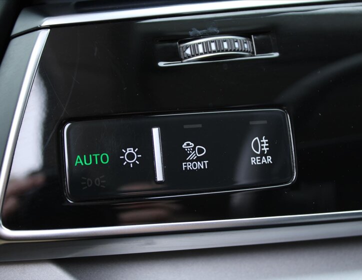 Audi Q8 SUV / Terénní 3,0 l 250 kw