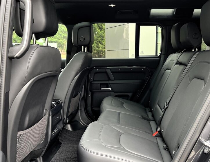 Land Rover Defender SUV / Terénní 3,0 l 147 kw