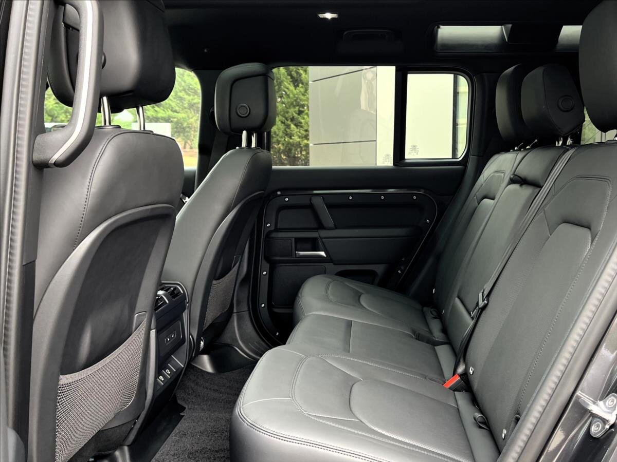 Land Rover Defender SUV / Terénní 3,0 l 147 kw