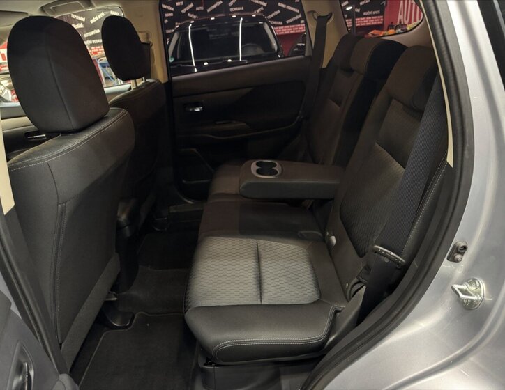 Mitsubishi Outlander SUV / Terénní 2,0 l 110 kw