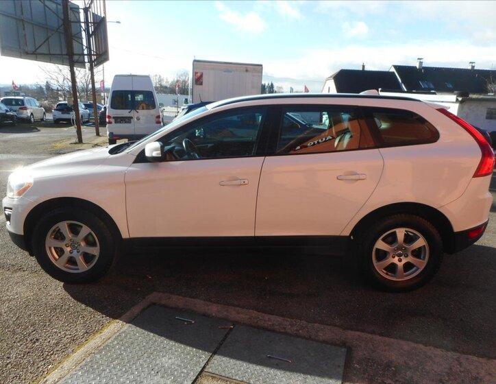 Volvo XC60 SUV 2,4 l 120 kw