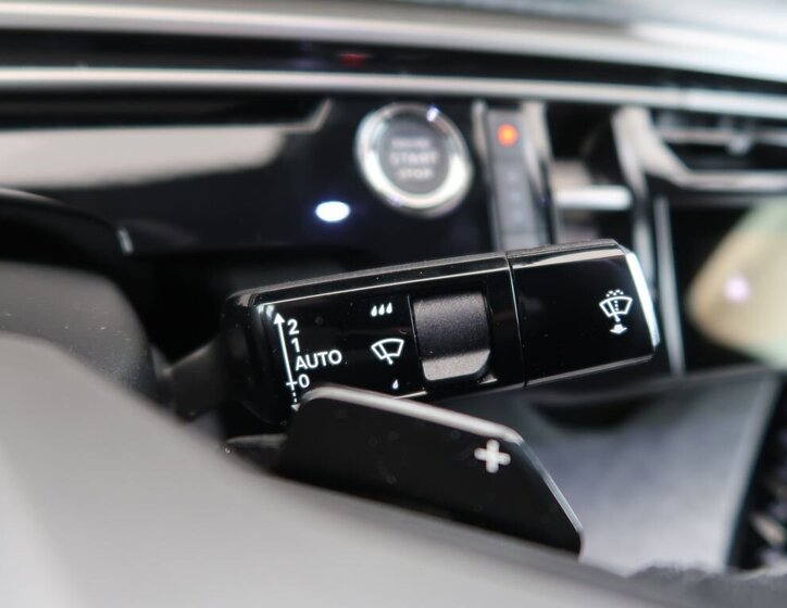 Peugeot 3008 SUV / Terénní 1,2 l 100 kw