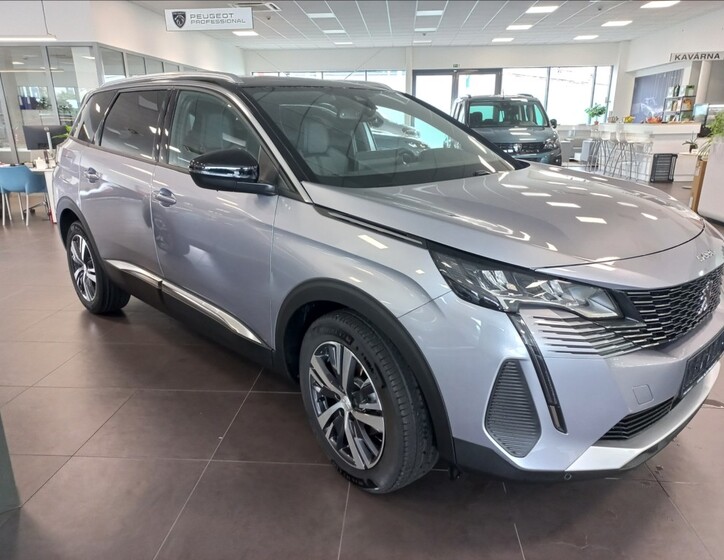 Peugeot 5008 8