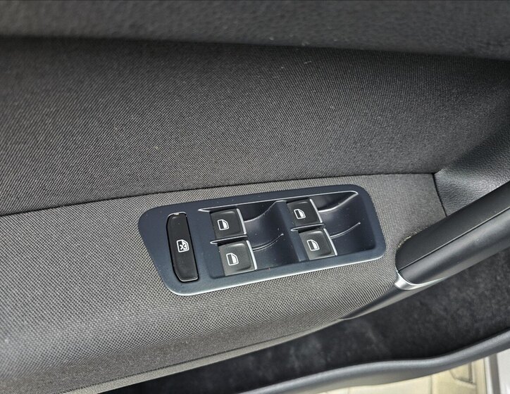 Volkswagen Golf Sportsvan 13