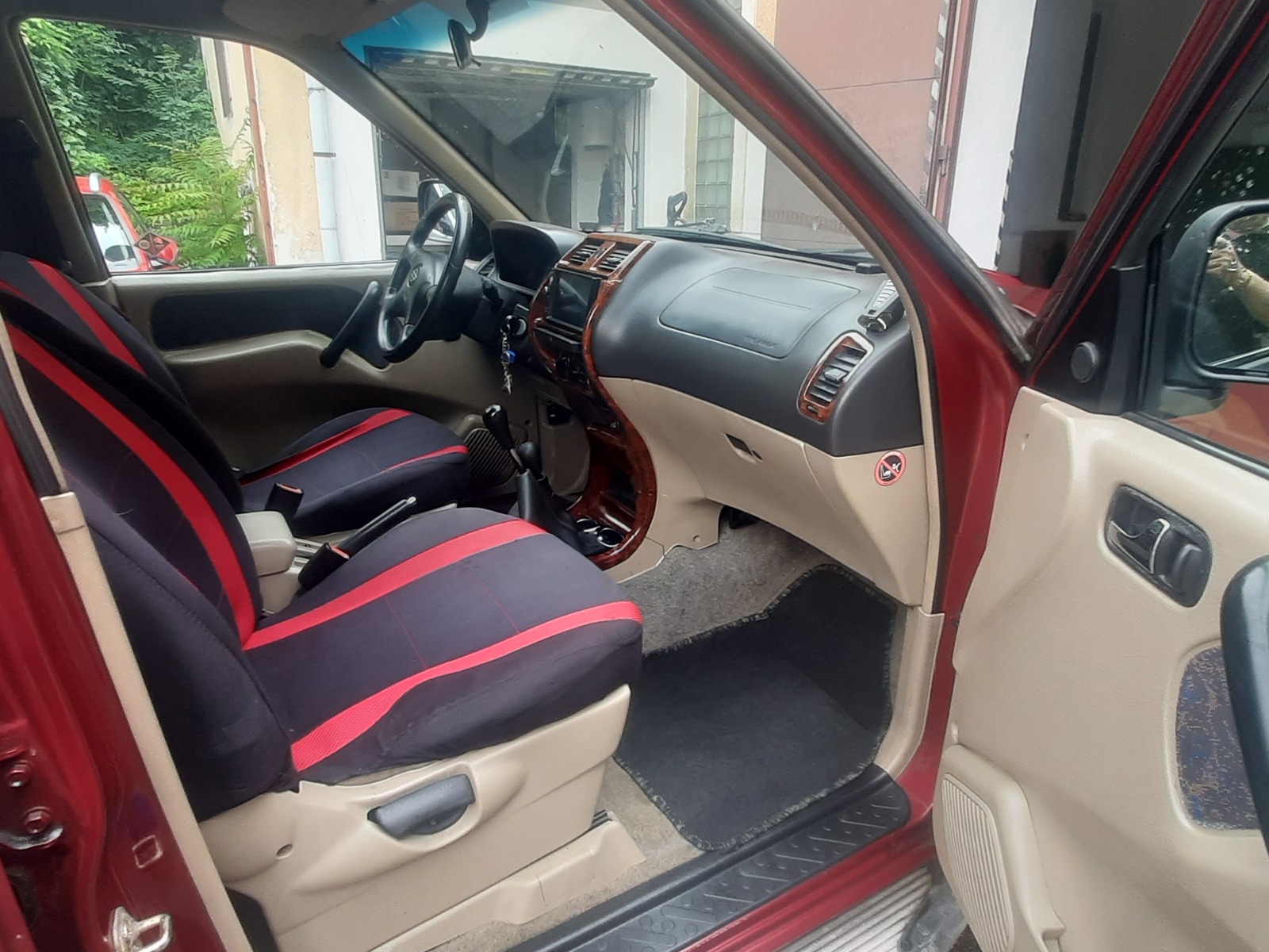 Nissan Terrano II 14