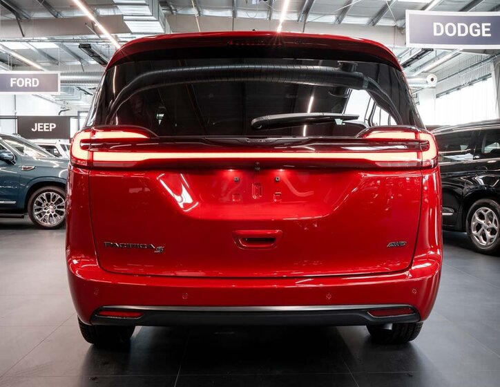 Chrysler Pacifica MPV 3,6 l 221 kw