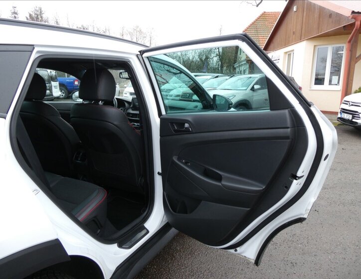 Hyundai Tucson SUV 1,6 l 100 kw