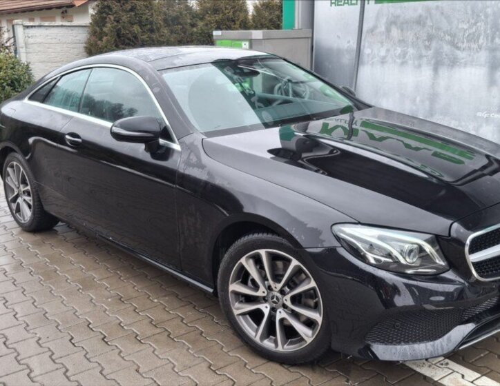 Mercedes-Benz Třídy E Kupé 2,0 l 143 kw