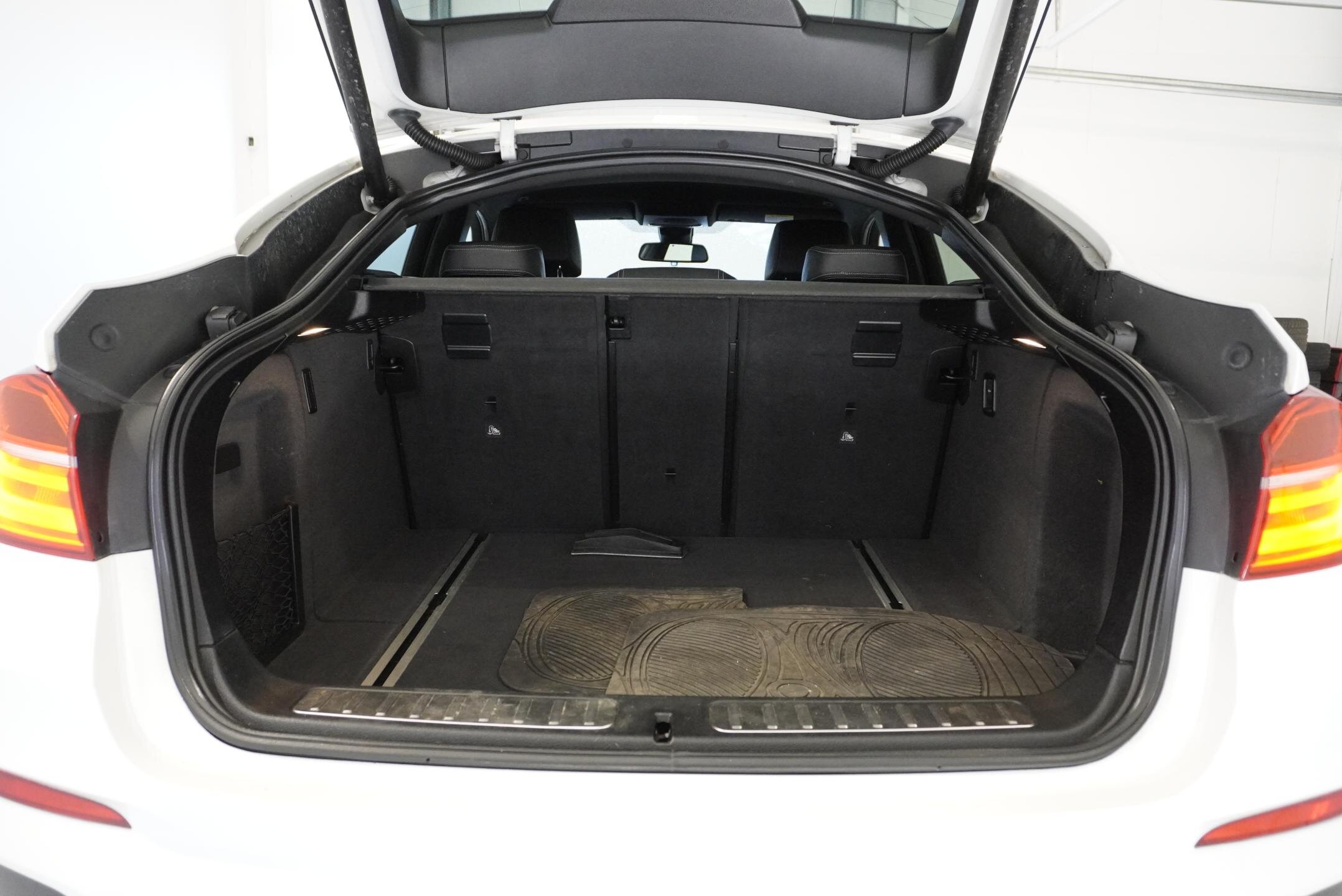 BMW X4 SUV / Terénní 3,0 l 230 kw