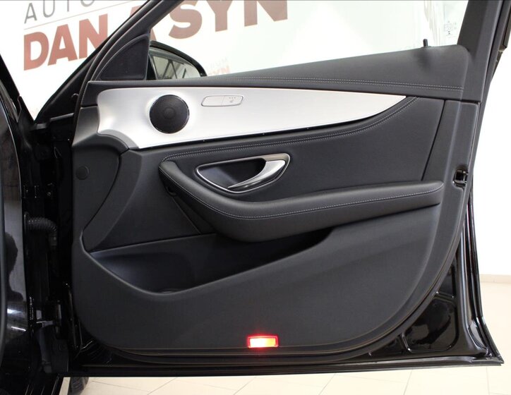 Mercedes-Benz Třídy E 11