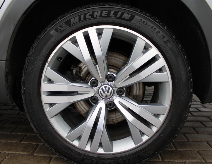 Volkswagen Passat Kombi 2,0 l 176 kw