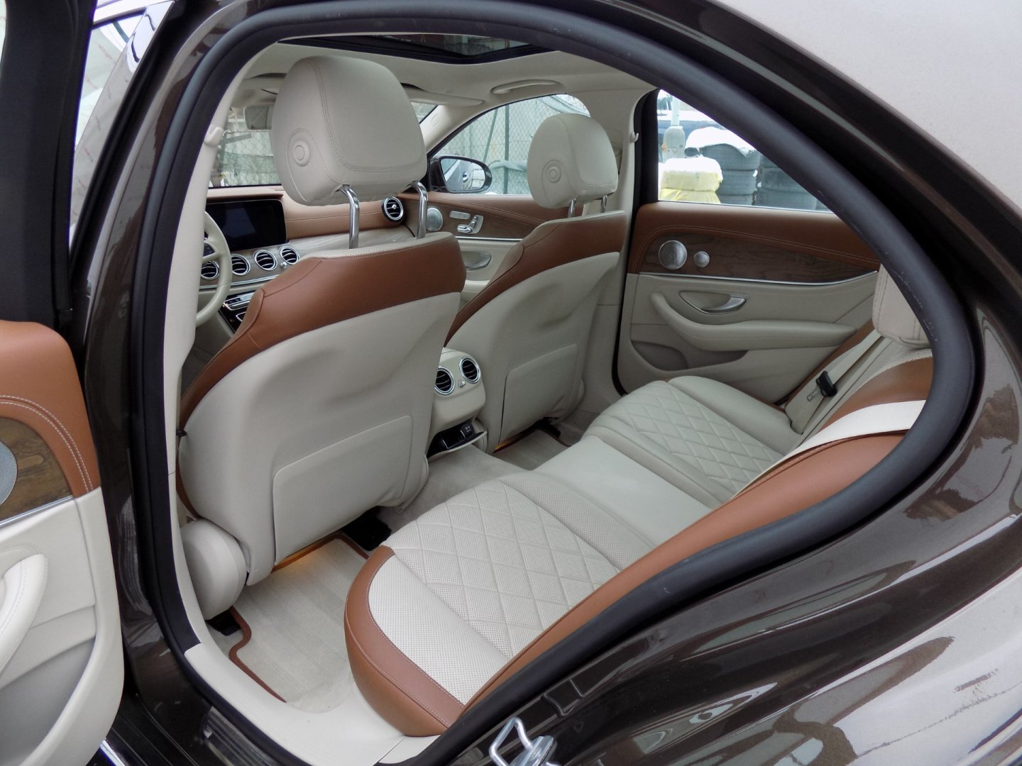 Mercedes-Benz Třídy E Sedan 2,0 l 143 kw